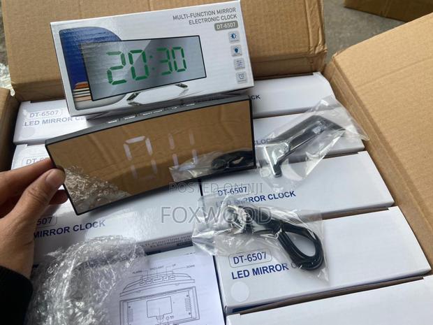 Curved Digital Alarm Clock - thumbnail 2
