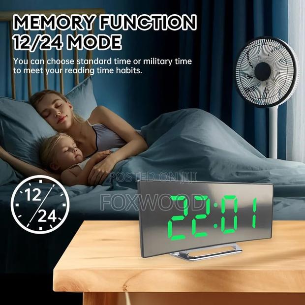 Curved Digital Alarm Clock - thumbnail 3