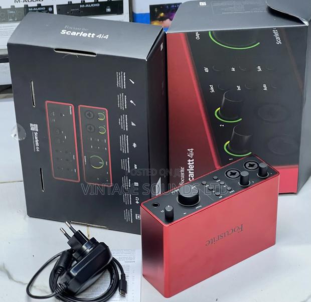 Focusrite Scarlett 4i4 USB-C Audio/Midi Interface (4th Gen) - thumbnail 3