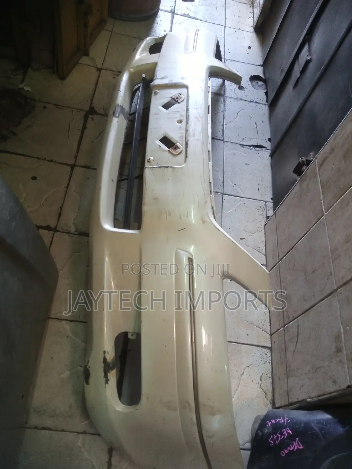 Premio 240 (05) Frontbumper