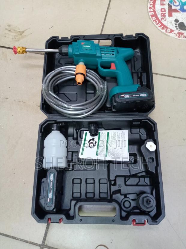 Cordless Car Wash 2 Batteries New - main view