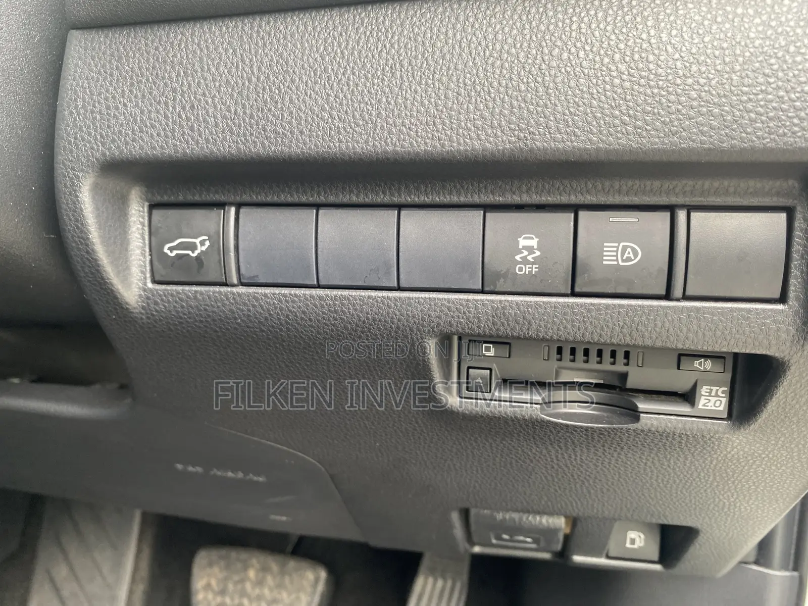 Toyota Harrier 2.5 Hybrid 2020 White