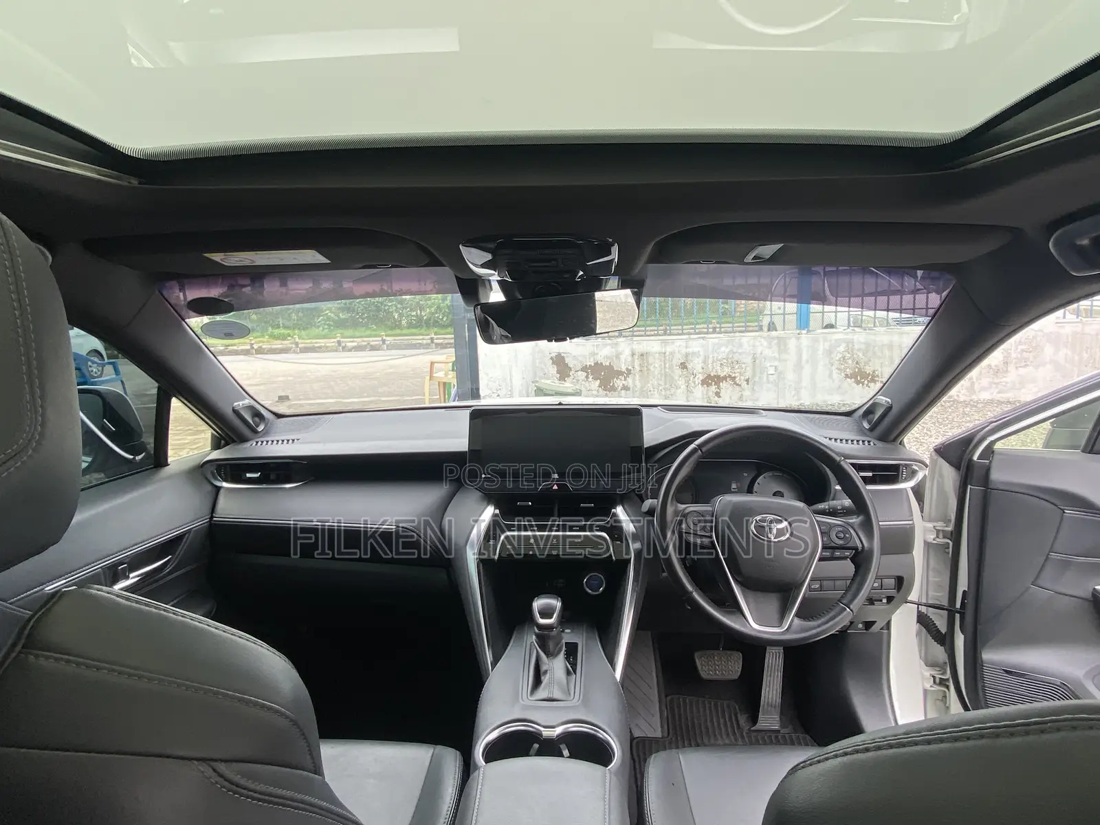 Toyota Harrier 2.5 Hybrid 2020 White