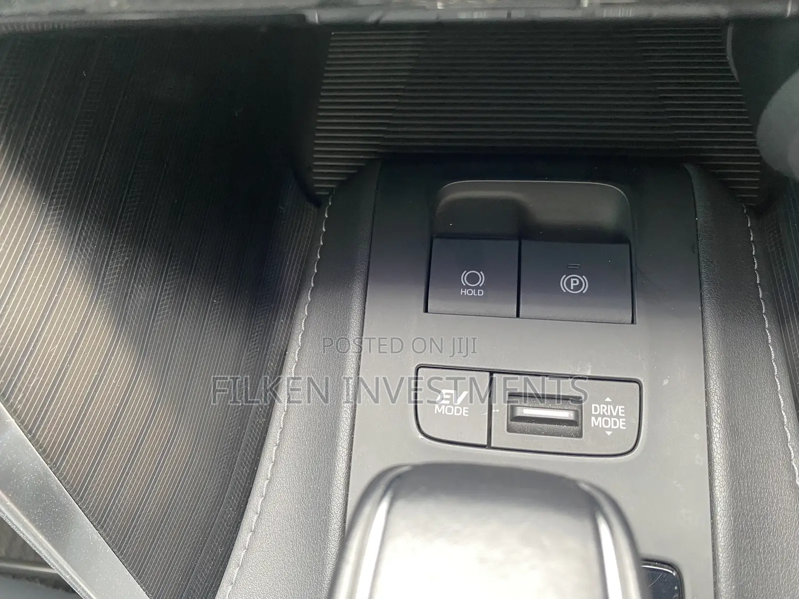 Toyota Harrier 2.5 Hybrid 2020 White