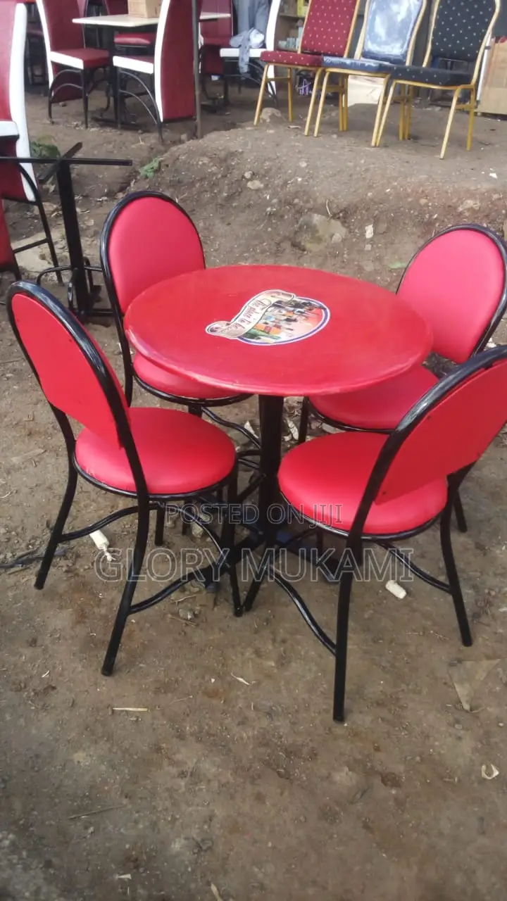 Restaurants and Bar Round Table