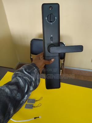 Remote Controlled Smart Door Lock - thumbnail 2