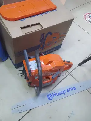 272xp Husqvarna Power Saw