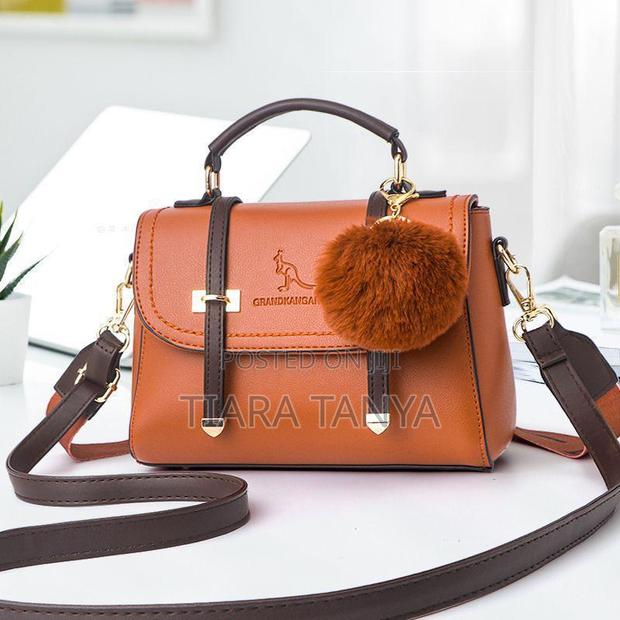Leather Small Handbags On Offer - thumbnail 4