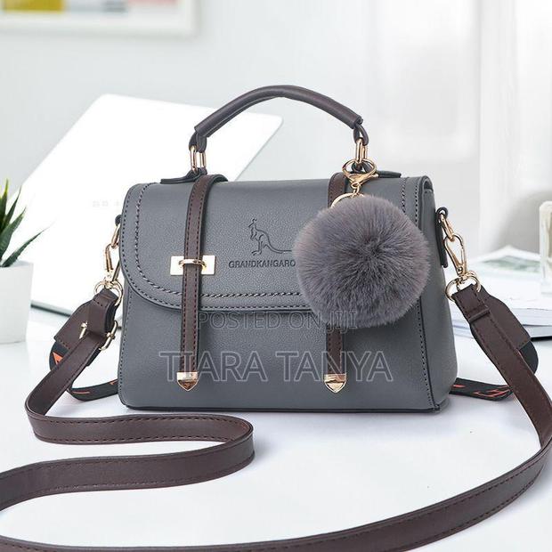 Leather Small Handbags On Offer - thumbnail 8