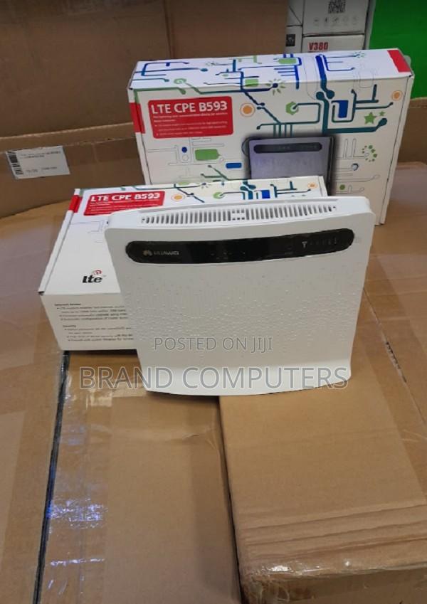 3g/4g B593s-Huawei Simcard Router B593 LTE 4G Huawei Router - main view