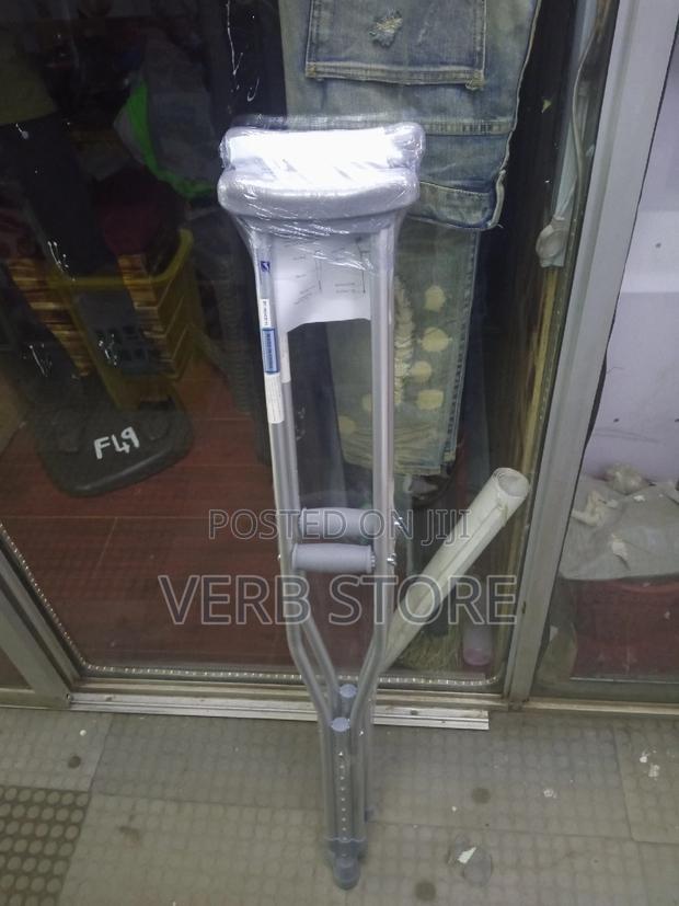 Armpit Crutches - thumbnail 3