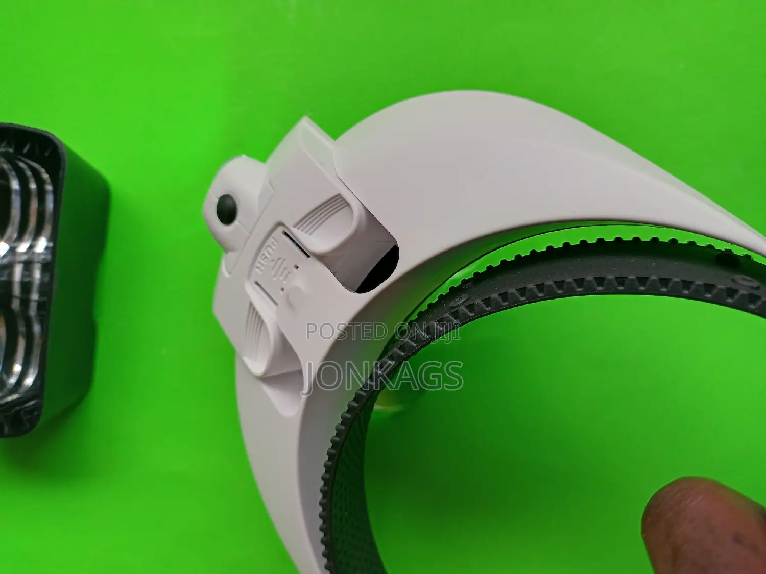 Head Mounted Magnifying Glass With Interchangeable Lens