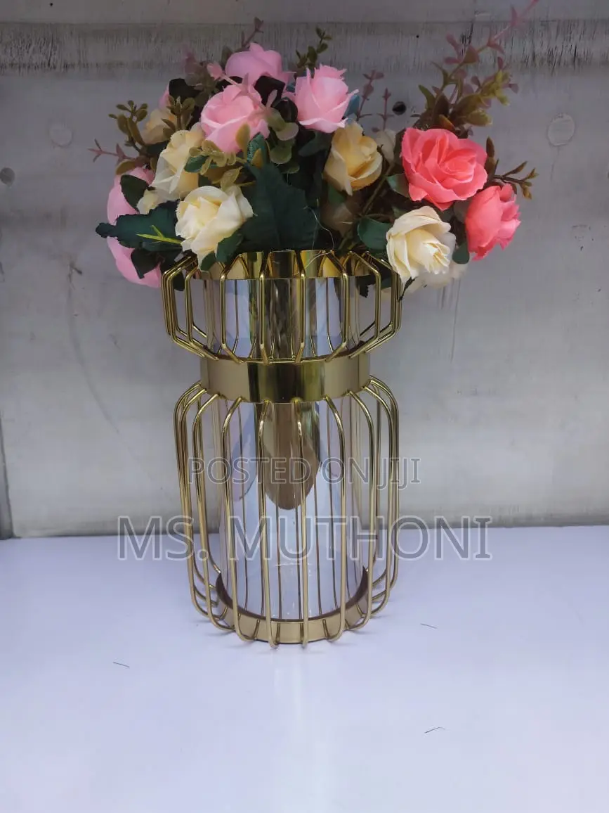 Decorative Vase ✓ Size: 15*25cms