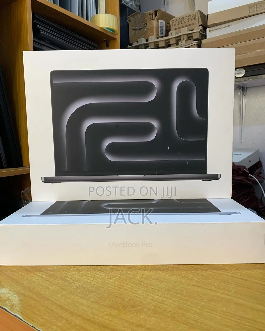 New Apple MacBook Pro 2023 M3 Max 16-Inch 36GB Apple M3 Max SSD 1T