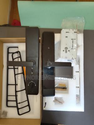 Smart Door Lock With Fingerprint and Passcode - thumbnail 2