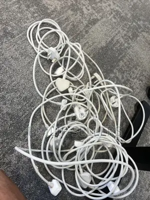 This Genuine Apple Macbook Pro 1.8M UK Ac Power Adapter Plug