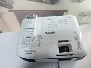 Xuk EPSON Eb S41, With Remote and Carrying Case