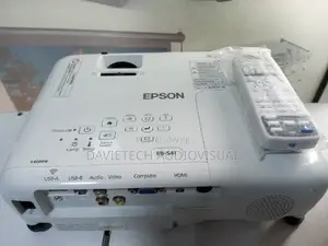Xuk EPSON Eb S41, With Remote and Carrying Case