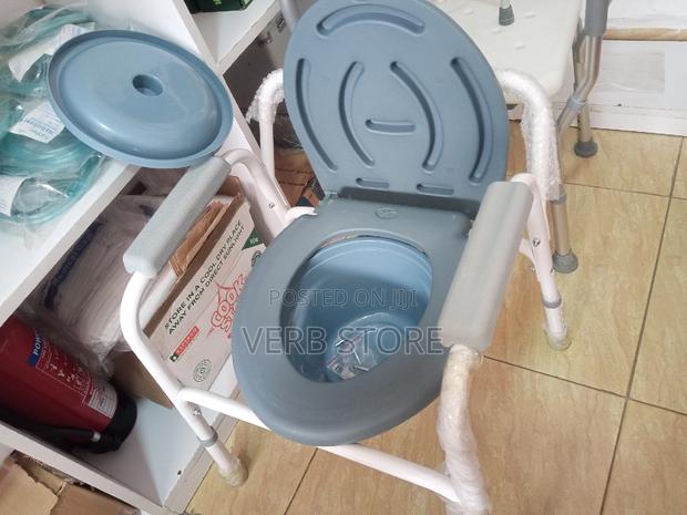 Strong Commode Chair - thumbnail 3