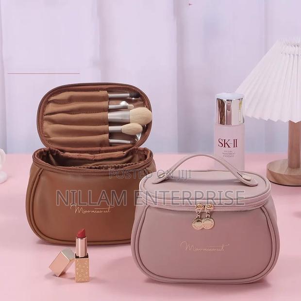 Portable Makeup Bag - thumbnail 5