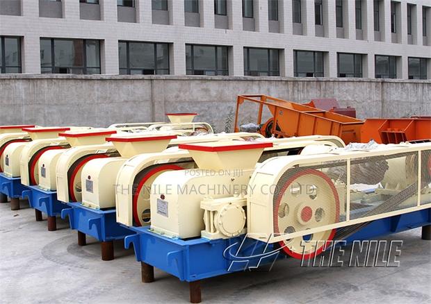 Brick Stone Double Roller Crusher for Fine Sand Making - main view