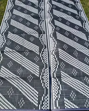 Mkeka Gray Black