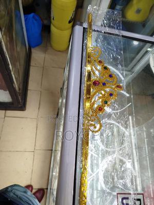 Queen Adjustable Plastic Crown - thumbnail 2