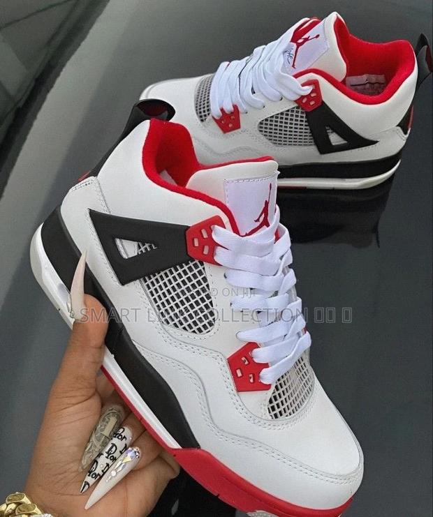 Air Jordan 4 - main view
