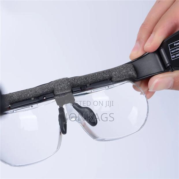 Rechargeable Wearable Magnifying Glass - thumbnail 6