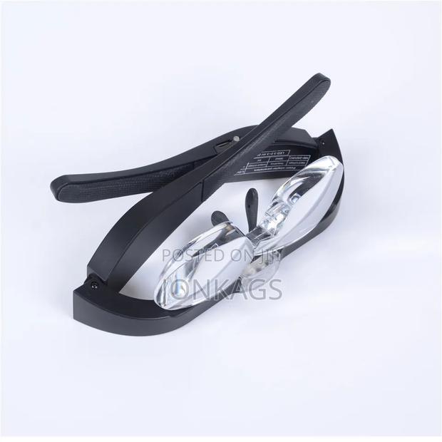 Rechargeable Wearable Magnifying Glass - thumbnail 4