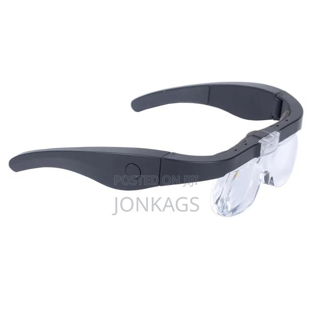 Rechargeable Wearable Magnifying Glass - thumbnail 11