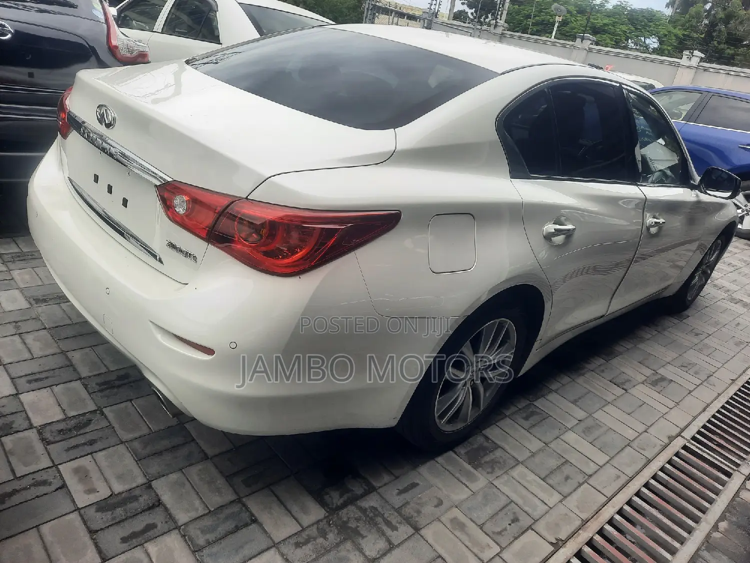 Nissan Skyline 2017 White