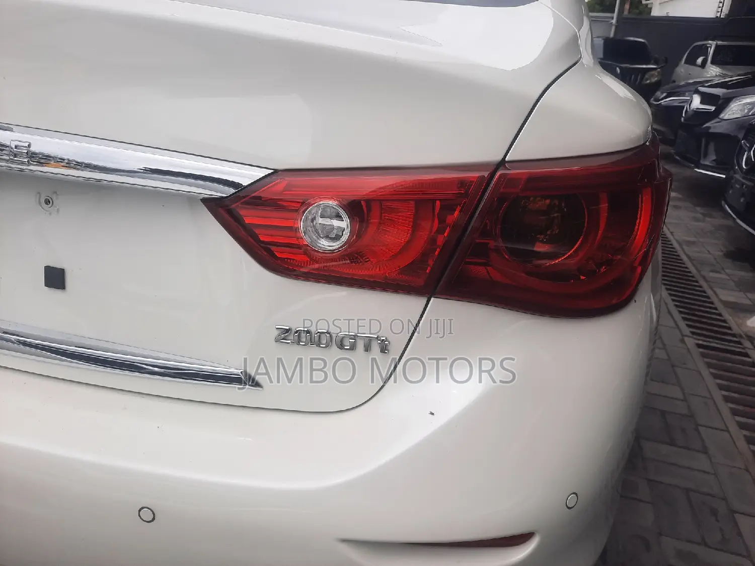 Nissan Skyline 2017 White