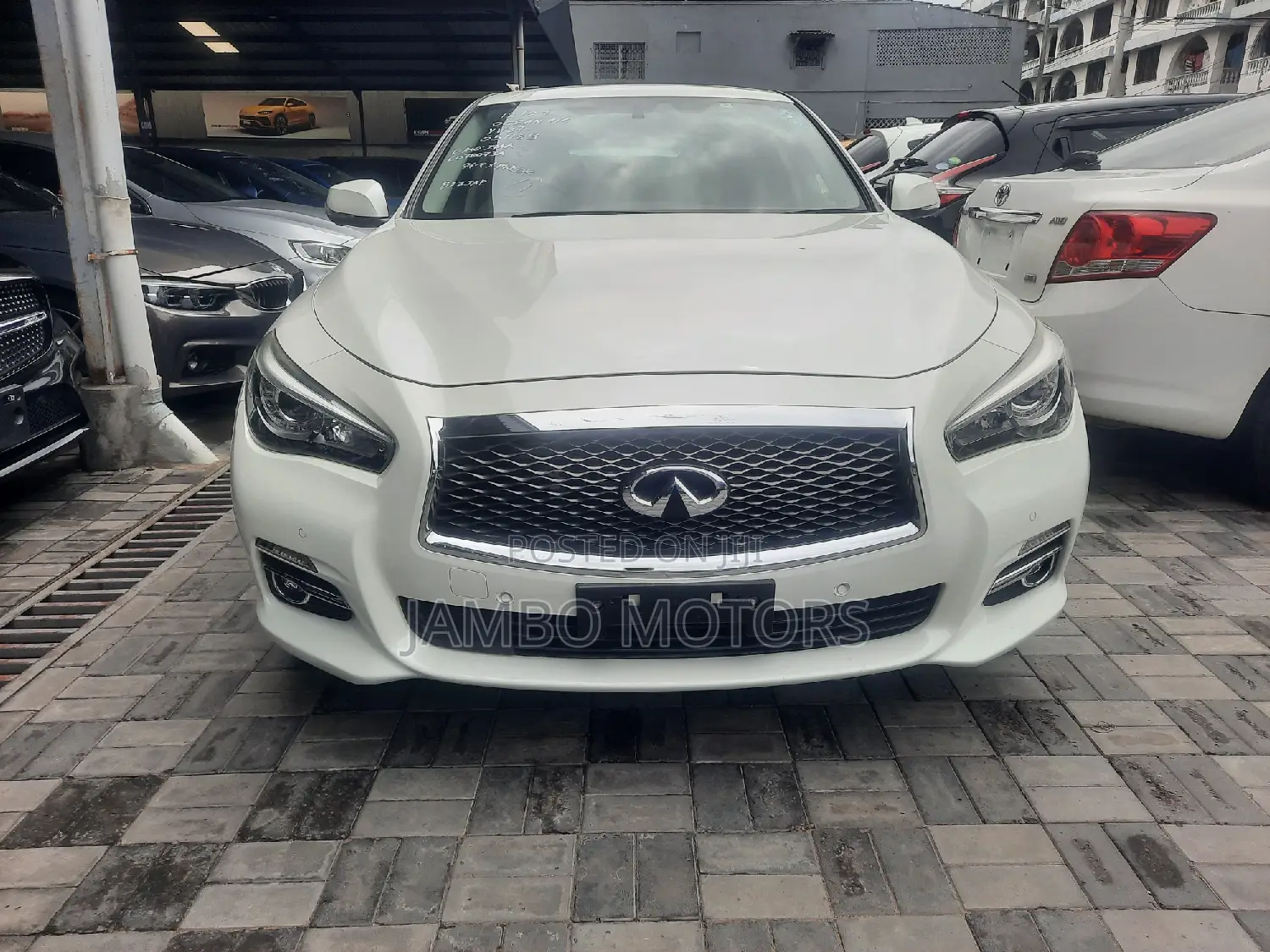 Nissan Skyline 2017 White