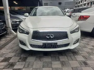 Nissan Skyline 2017 White