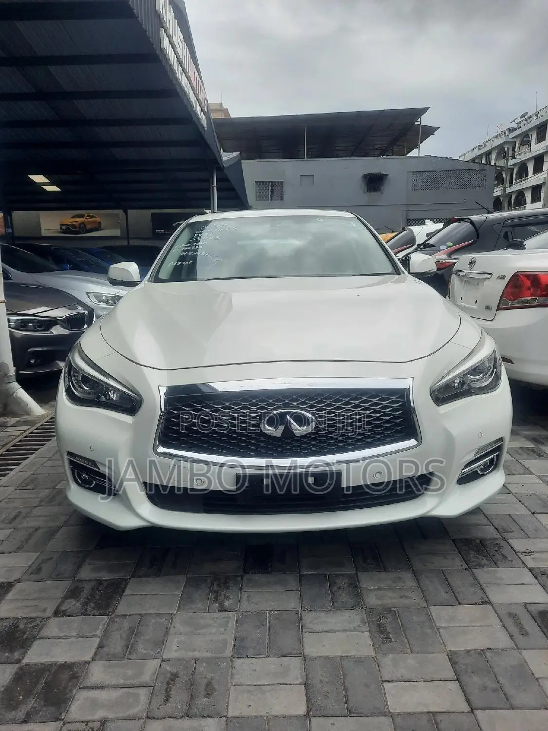 Nissan Skyline 2017 White