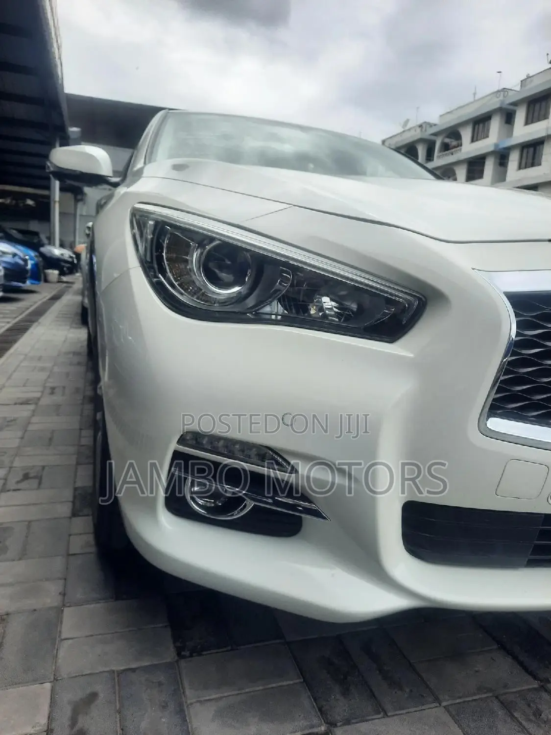 Nissan Skyline 2017 White
