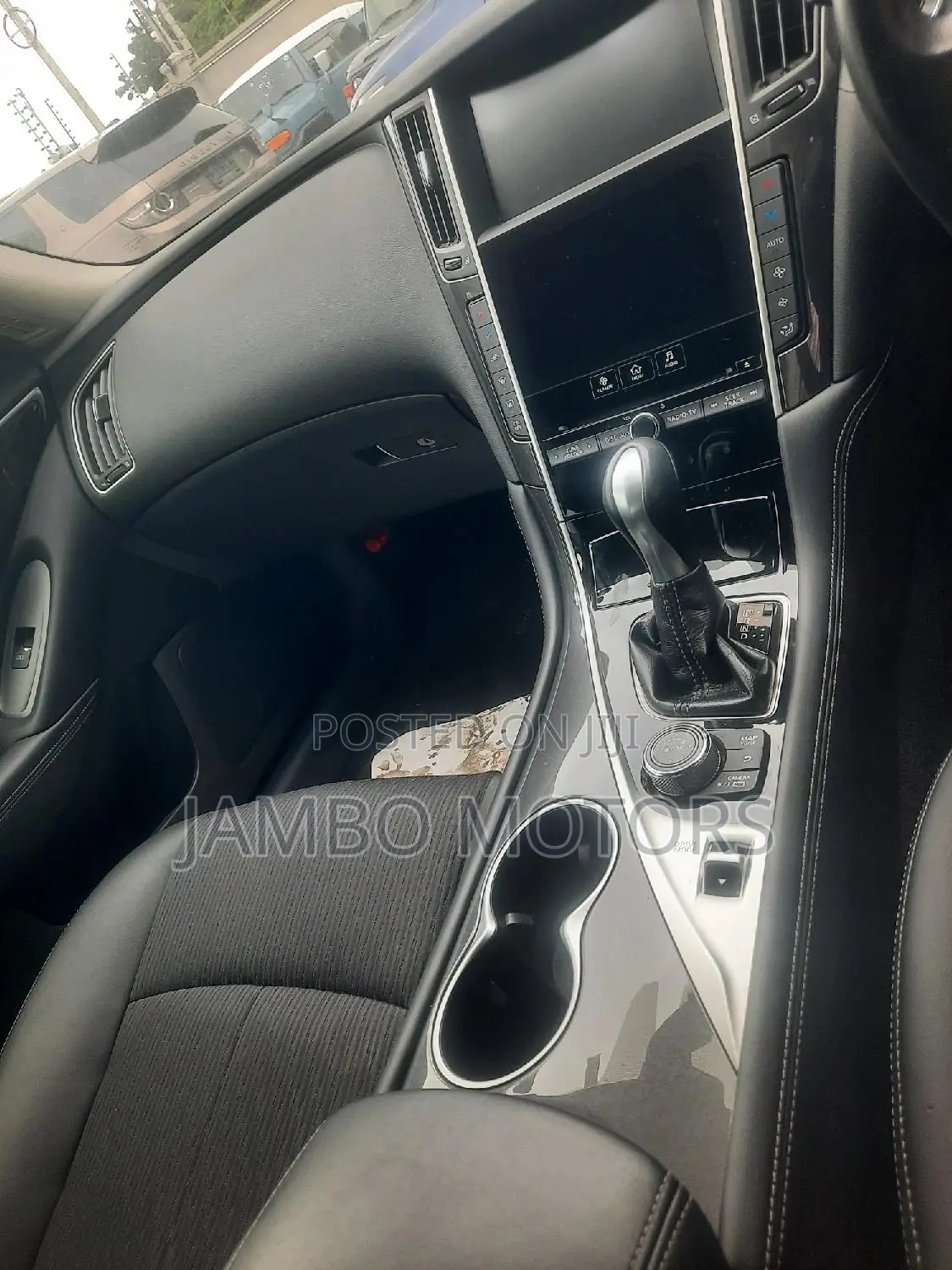 Nissan Skyline 2017 White