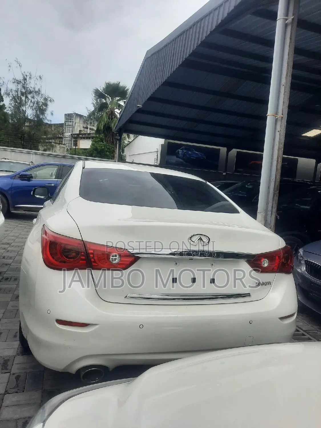 Nissan Skyline 2017 White
