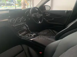 Mercedes-Benz C200 2017 Red