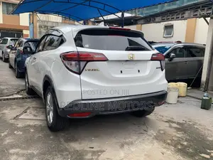 Honda Vezel 2017 White