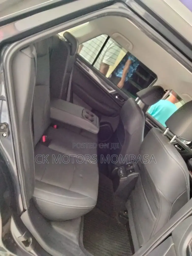 Subaru Outback 2017 Gray