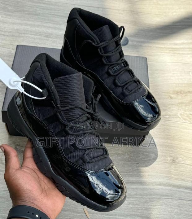 Air Jordan 11 Sneakers - thumbnail 2