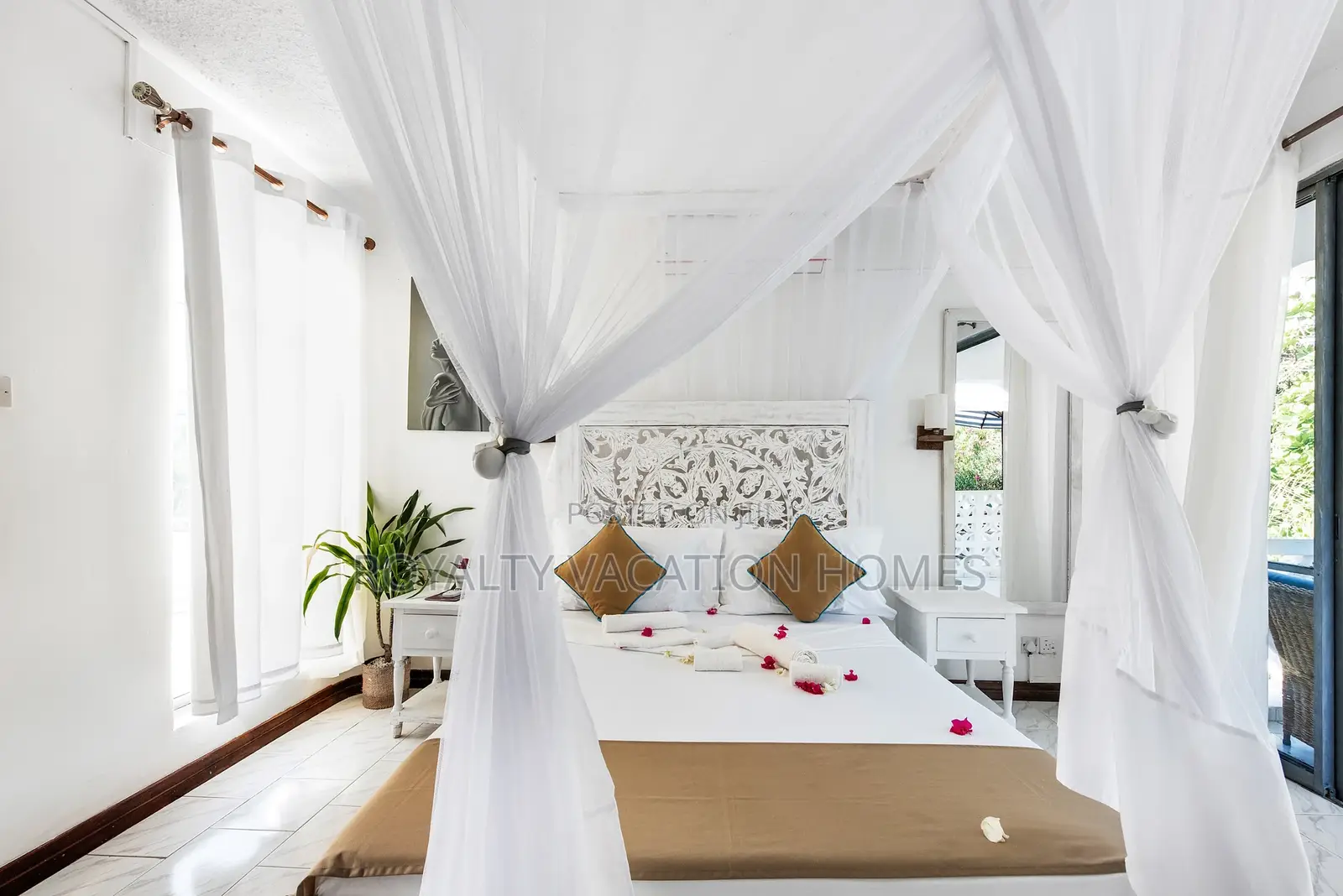 5 Bedroom Beachfront Villa in Diani