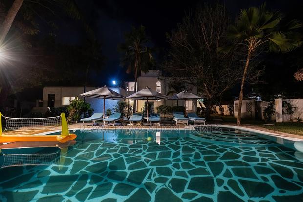 5 Bedroom Beachfront Villa in Diani - thumbnail 19