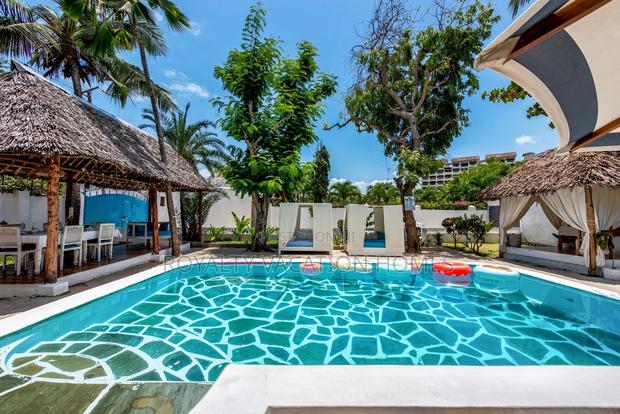 5 Bedroom Beachfront Villa in Diani - thumbnail 2