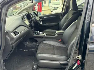 Honda Fit Shuttle 1.5 Hybrid 2WD 2018 Blue