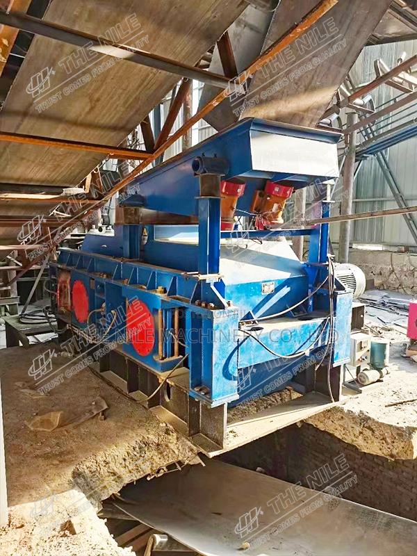 2PGC 750x600 Double Tooth Roller Crushing Equipment for Coal - thumbnail 3
