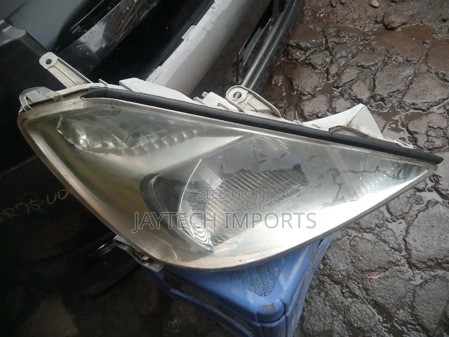 Allion 2002 Headlight Non Right