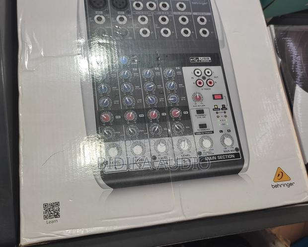 Xenyx Q802usb Behringer Mixer